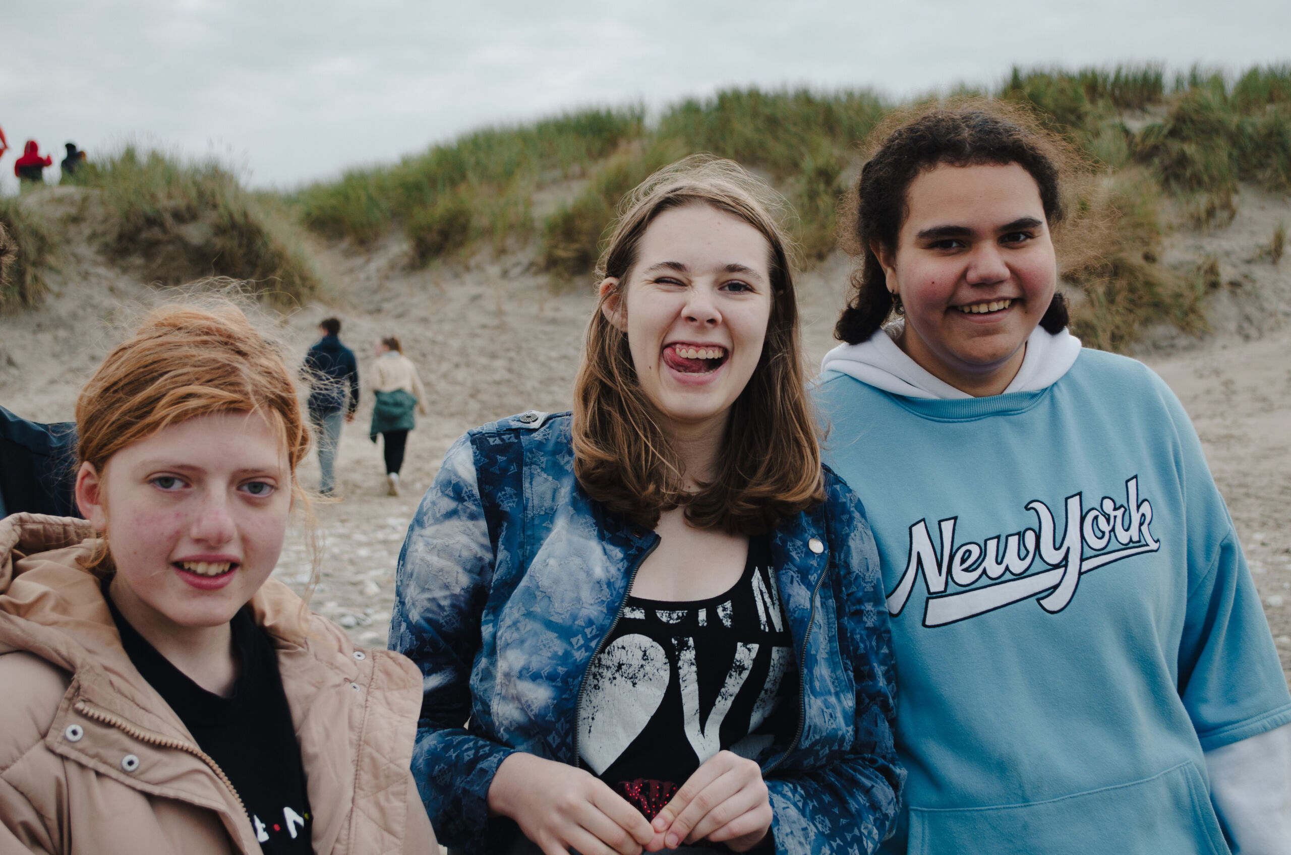 Frydensberg Efterskole elever på tur ved stranden