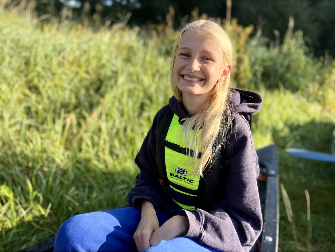 Frydensberg Efterskole elev med svømmevest